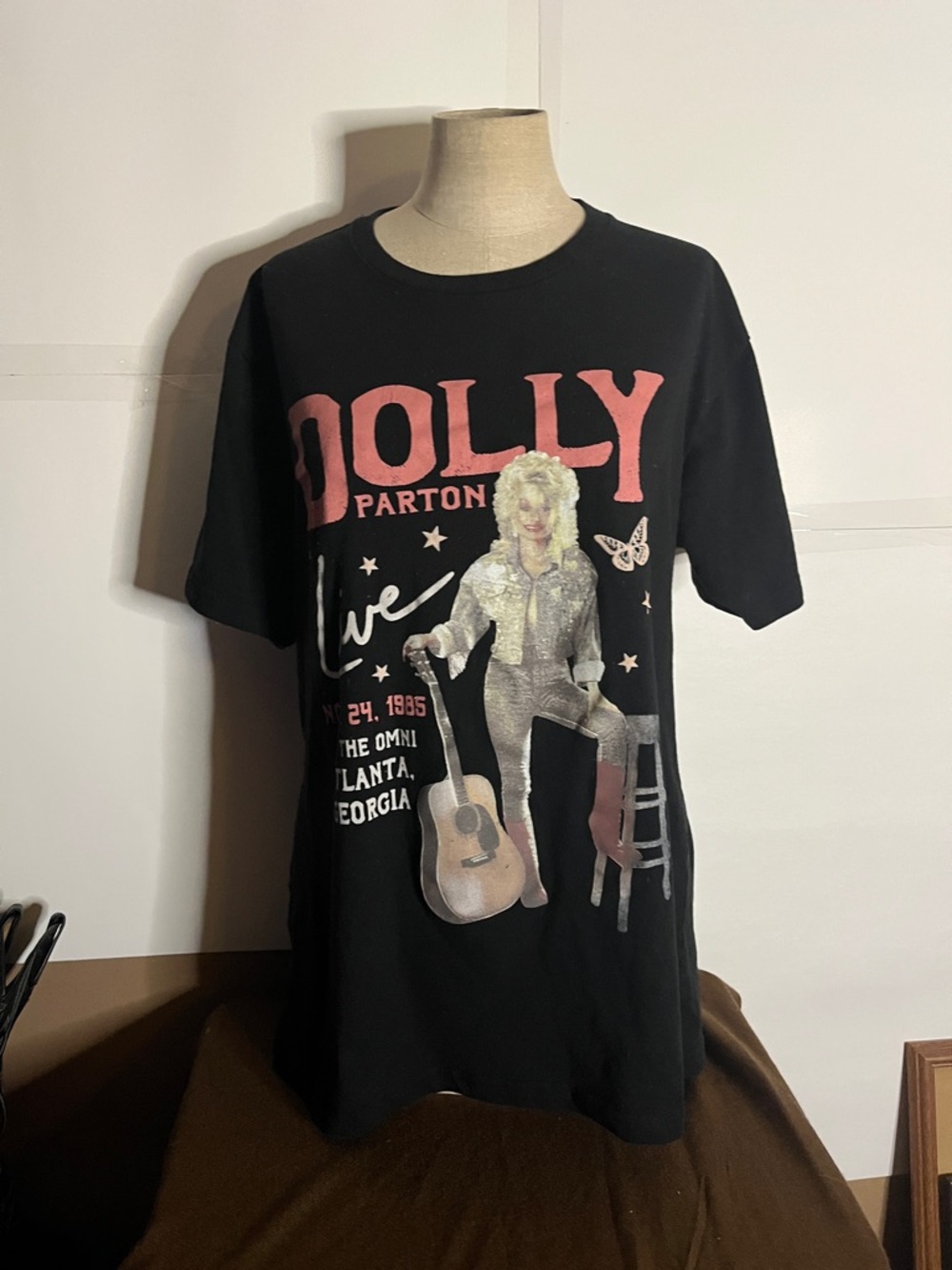 😄Dolly Parton graphic Tshirt black country classic guitar